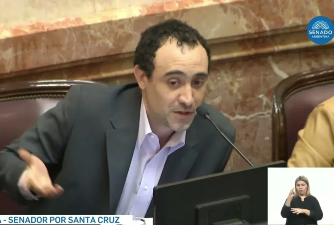 José María Carambia en conferencia de prensa