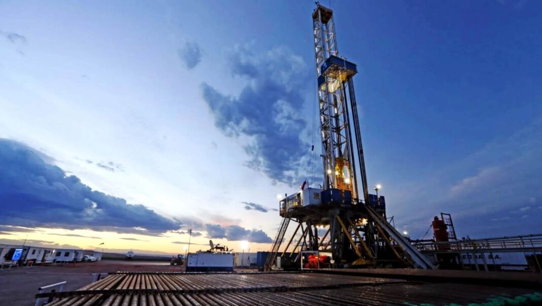 Delegación de Santa Cruz en reuniones de trabajo durante gira por Canadá