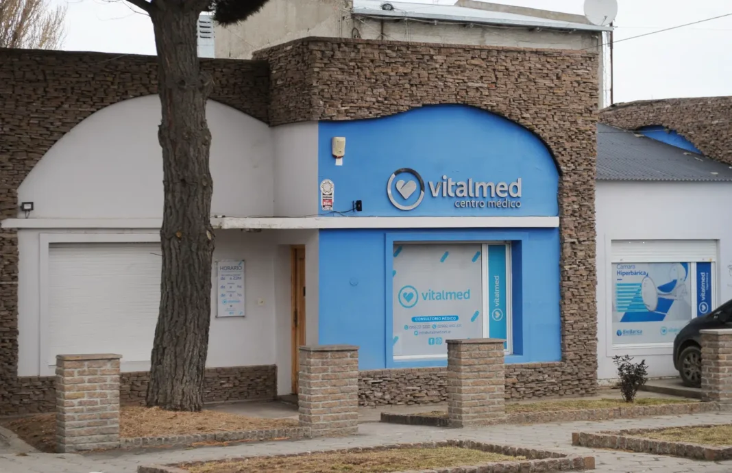 Diputados Eloy Echazú y Agostina Mora en la Legislatura de Santa Cruz