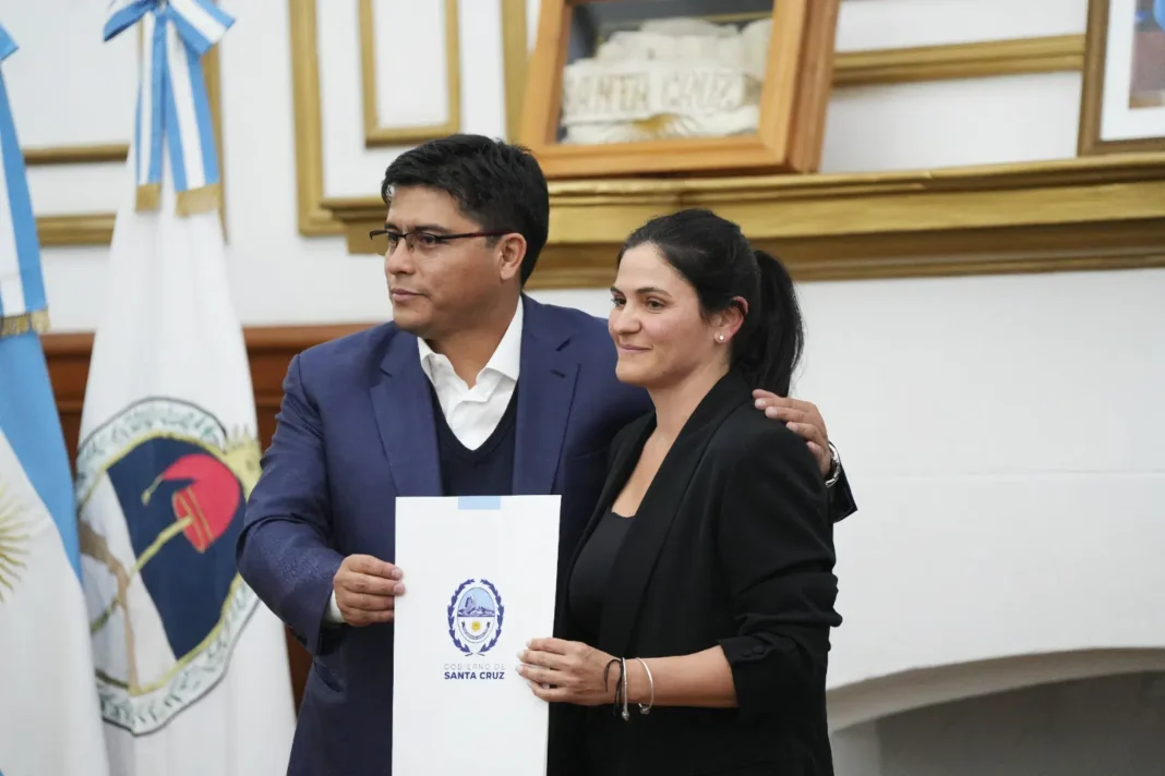 Ministra de Gobierno de Santa Cruz, Belén Elmiger, durante anuncio sobre paritarias.