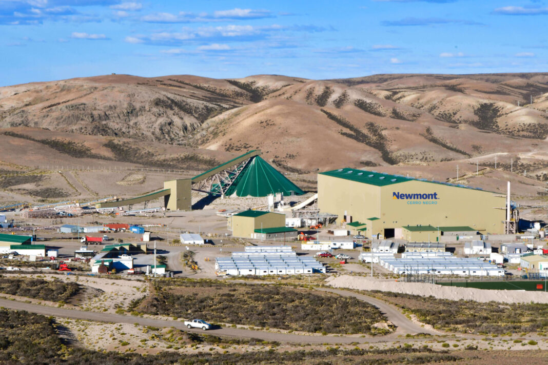 Operaciones de Newmont en el yacimiento Cerro Negro, Santa Cruz