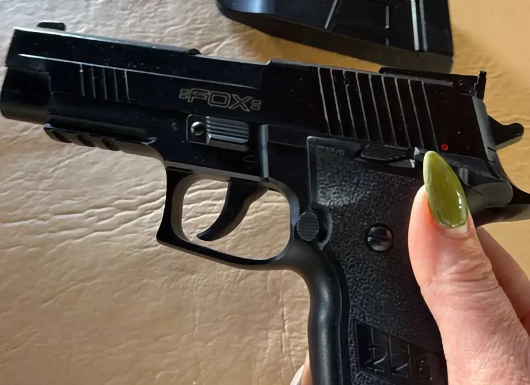 Fachada de una escuela primaria en la provincia de Santa Cruz