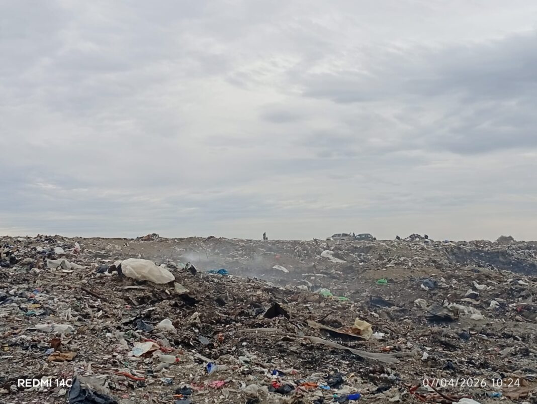 Vista aérea del basural a cielo abierto de Río Gallegos, Santa Cruz.
