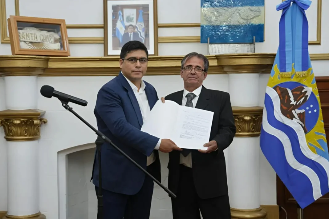 Gobernador Claudio Vidal junto al ahora exministro de Trabajo Juan Mata
