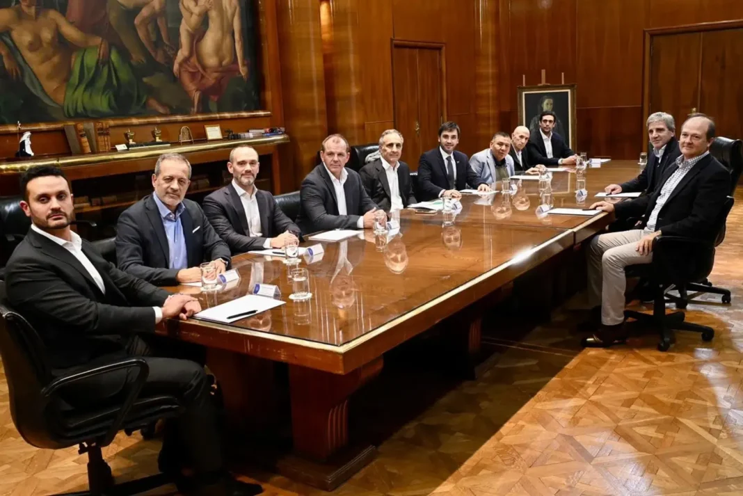 Reunión entre autoridades y representantes de Pan American Energy