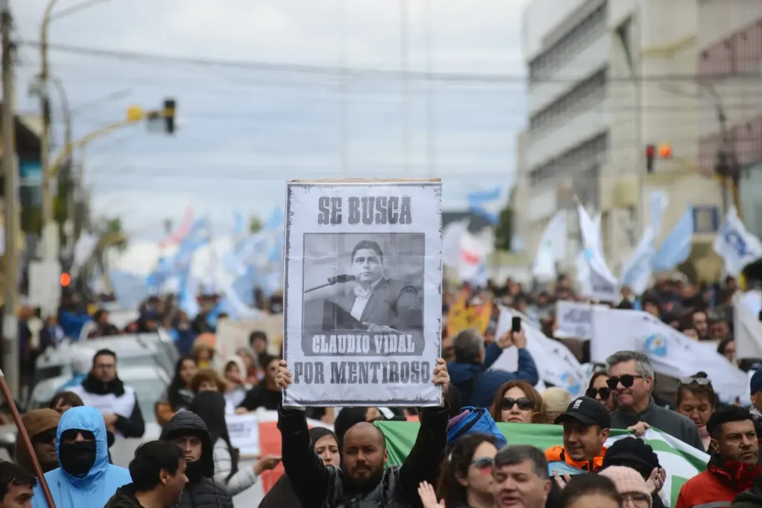 Docentes de Santa Cruz en asamblea
